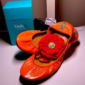 Tieks -Coral Patent Size 10. Pristine Condition.